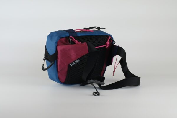 BANANA BREAD - Sacoche banane fushia, bordeau violett, navy blue, ocean blue – Image 2
